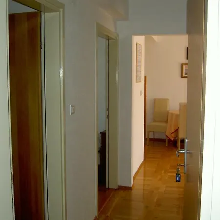 Sunset Apartment *